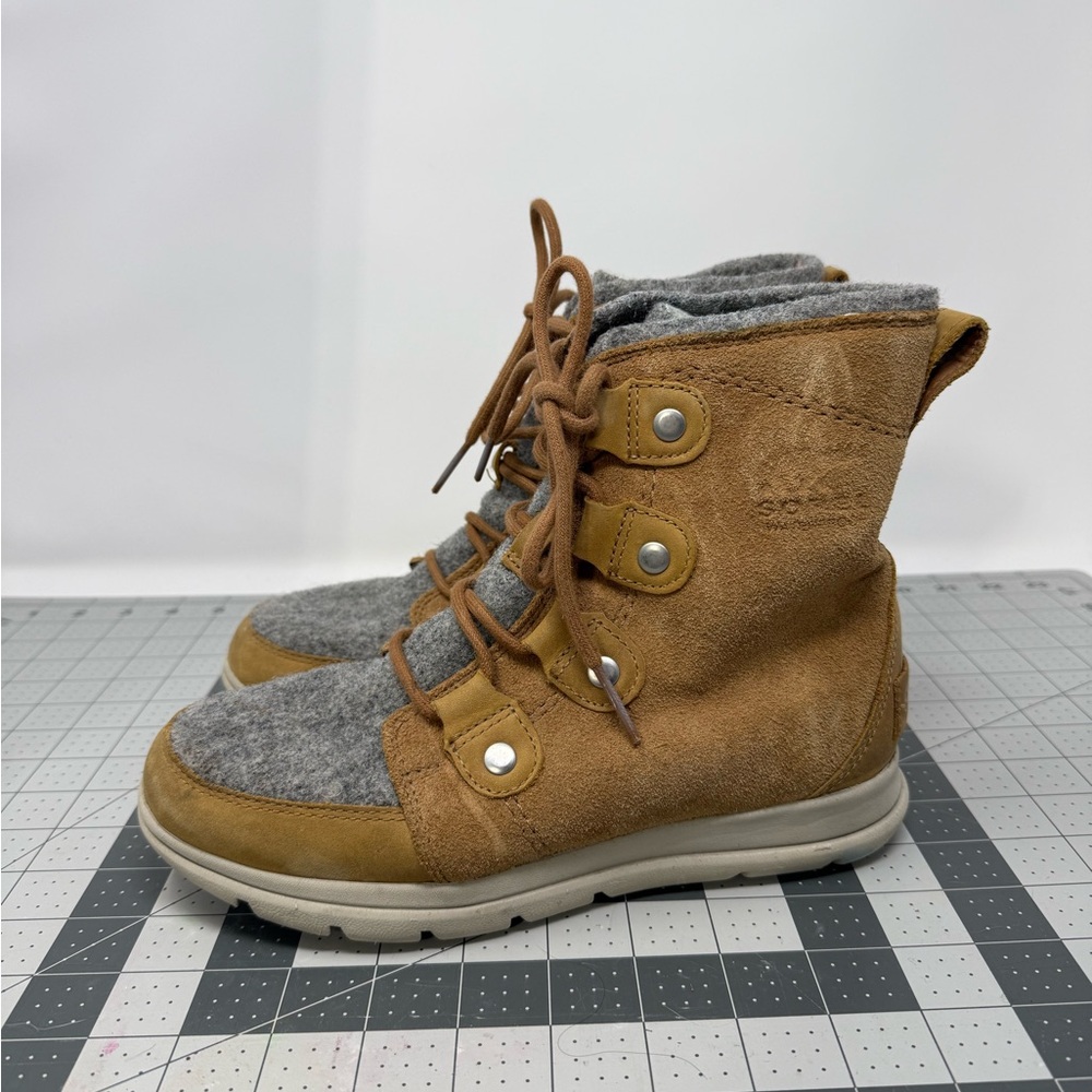 EUC SOREL Women's Explorer II Joan Faux Fur Waterproof Boot sz 7 tan & grey